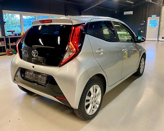 Toyota Aygo 5 of 29