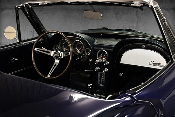 Chevrolet Corvette 8 of 26