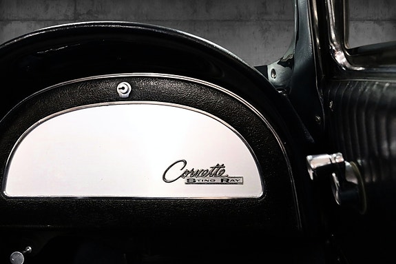 Chevrolet Corvette 26 of 26