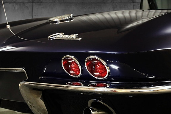 Chevrolet Corvette 13 of 26