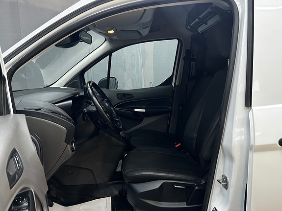 Ford Transit Connect 22 of 30