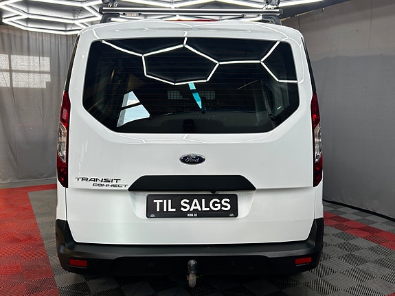 Ford Transit Connect 12 of 30