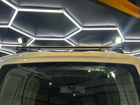 Ford Transit Connect 10 of 30