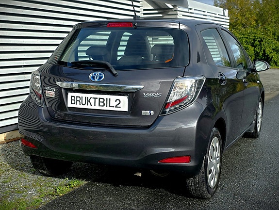 Toyota Yaris 5 of 14