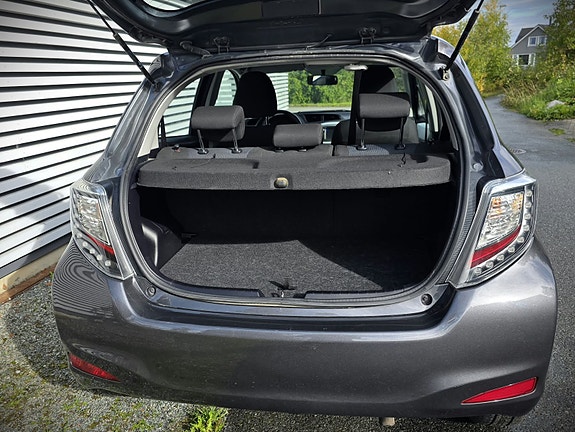 Toyota Yaris 6 of 14