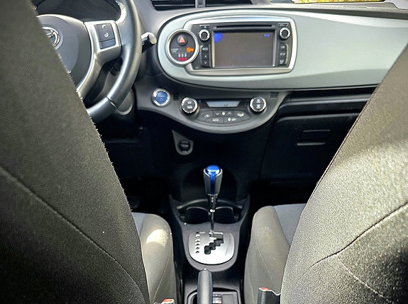 Toyota Yaris 9 of 14