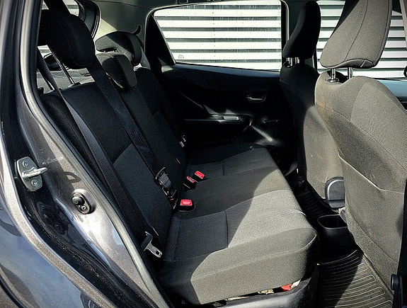 Toyota Yaris 13 of 14