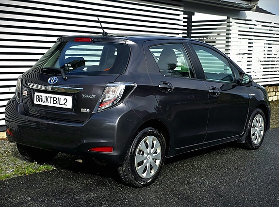 Toyota Yaris 4 of 14