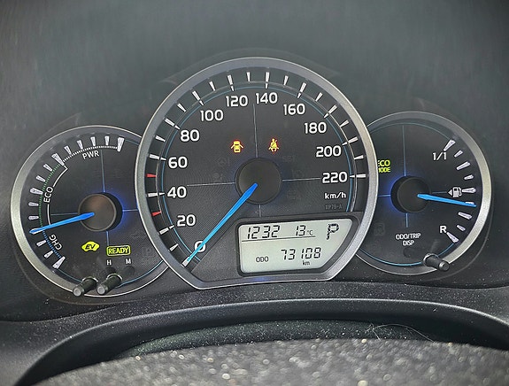 Toyota Yaris 8 of 14