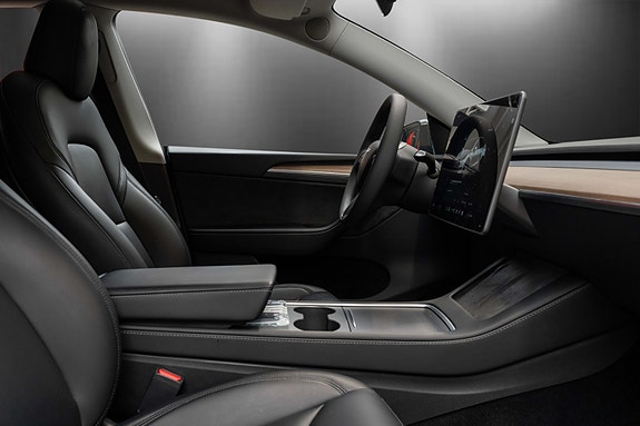 Tesla Model Y 25 of 30