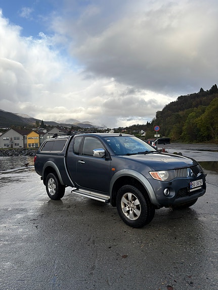 Mitsubishi L200 7 of 16