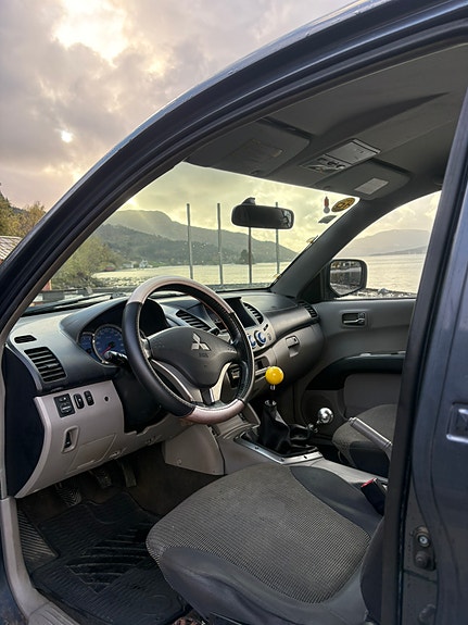 Mitsubishi L200 12 of 16
