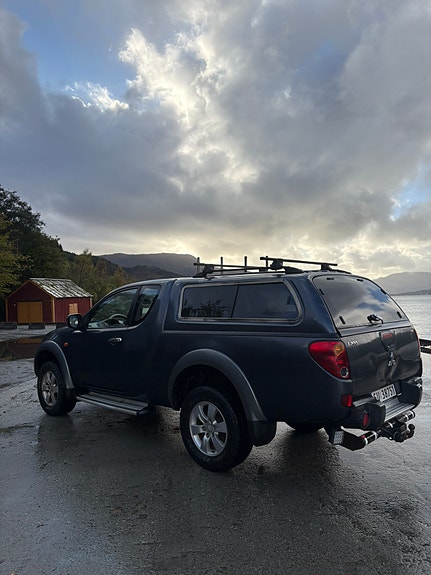 Mitsubishi L200 3 of 16