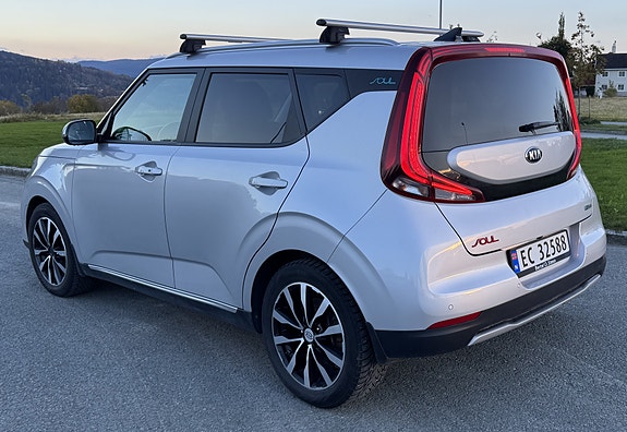 Kia e-Soul 9 of 26