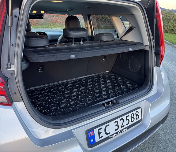 Kia e-Soul 10 of 26