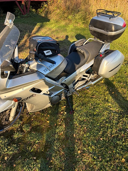 Yamaha FJR 1300 4 of 10