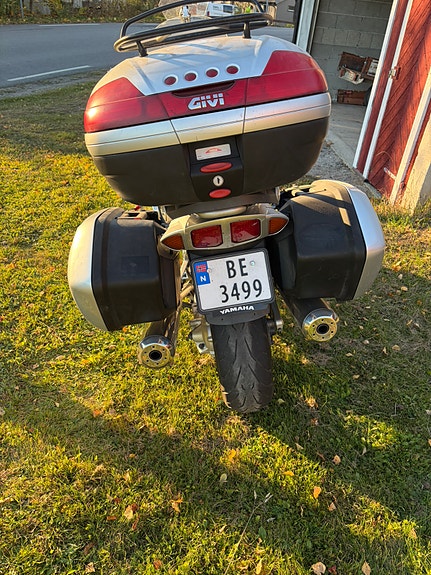 Yamaha FJR 1300 5 of 10