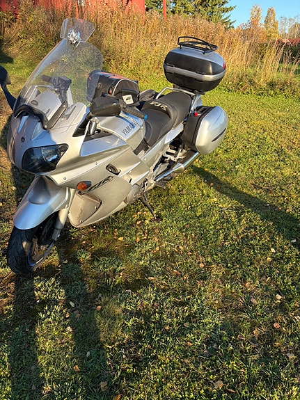 Yamaha FJR 1300 3 of 10