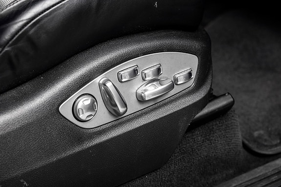 Porsche Cayenne 22 of 30