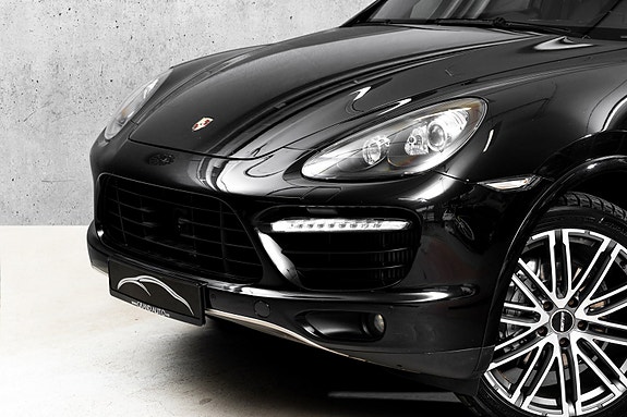 Porsche Cayenne 5 of 30