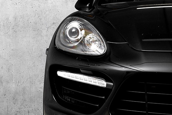 Porsche Cayenne 7 of 30