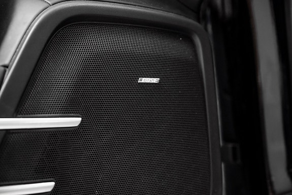Porsche Cayenne 28 of 30
