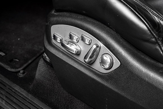 Porsche Cayenne 21 of 30