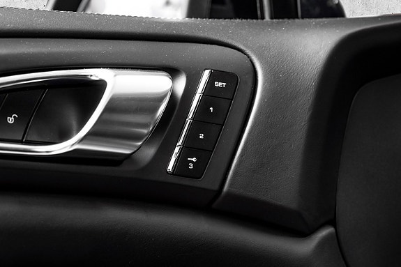 Porsche Cayenne 30 of 30