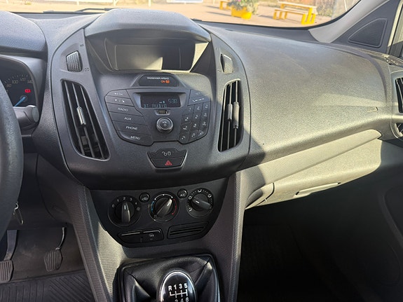Ford Transit Connect 13 of 20