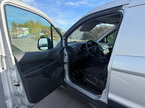 Ford Transit Connect 10 of 20