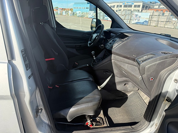 Ford Transit Connect 15 of 20