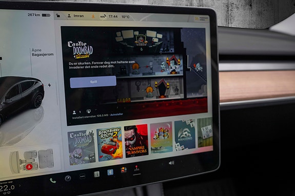 Tesla Model Y 25 of 28