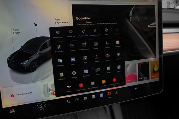 Tesla Model Y 27 of 28