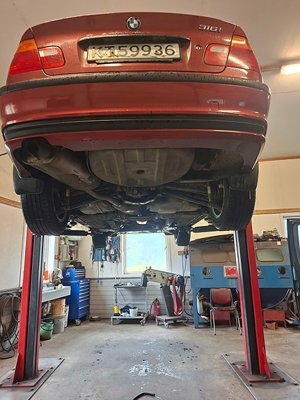BMW 316i 5 of 10