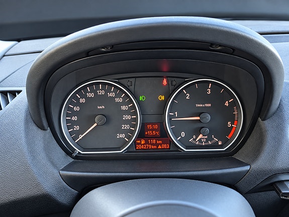 BMW 118d 8 of 14