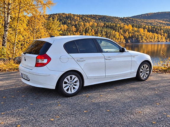 BMW 118d 4 of 14