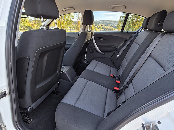 BMW 118d 9 of 14