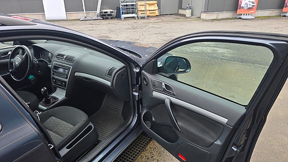 Skoda Octavia 4 of 14