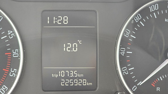 Skoda Octavia 9 of 14