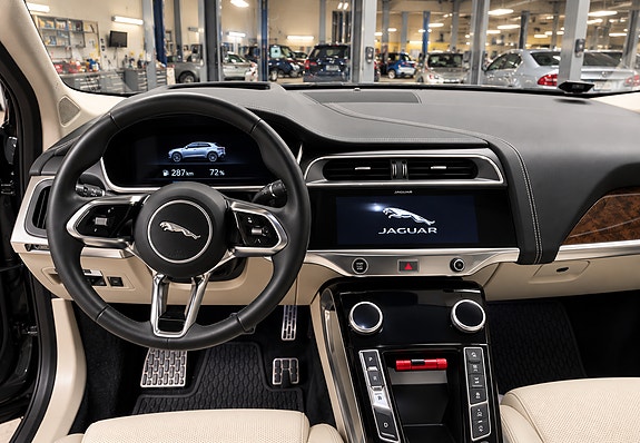 Jaguar I-PACE 14 of 20