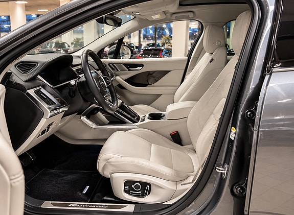 Jaguar I-PACE 9 of 20