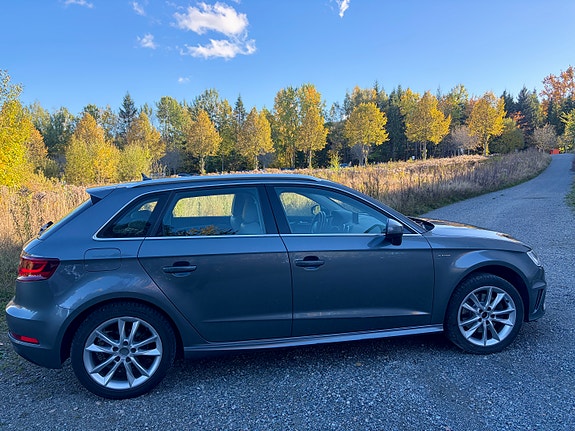 Audi e-tron 9 of 30