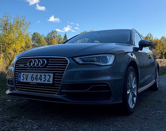 Audi e-tron 7 of 30