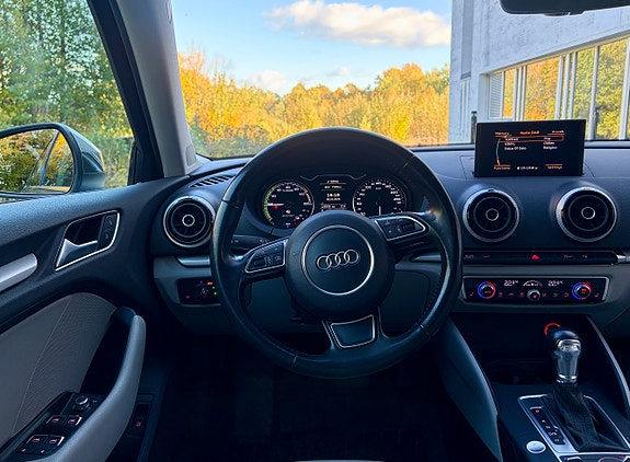 Audi e-tron 17 of 30