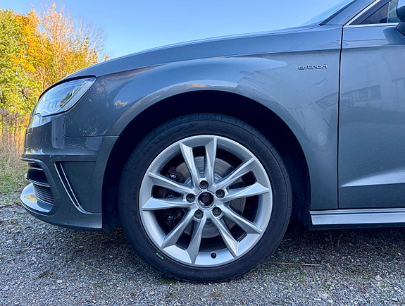 Audi e-tron 10 of 30
