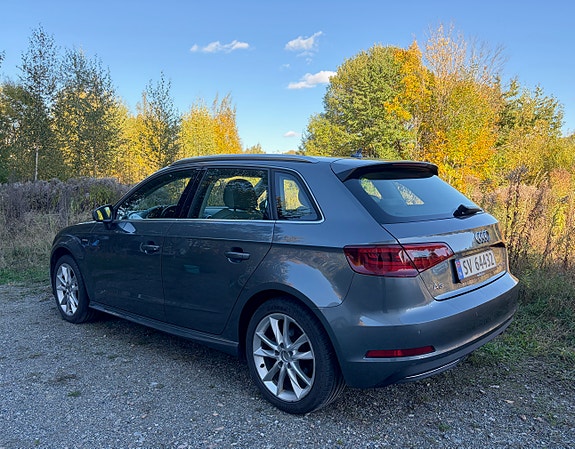 Audi e-tron 3 of 30