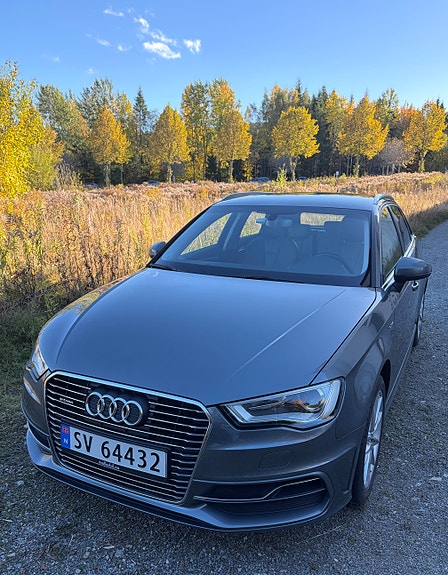 Audi e-tron 4 of 30
