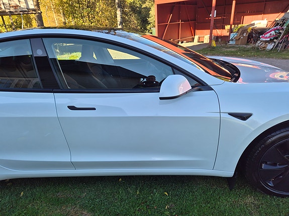 Tesla Model 3 12 of 19