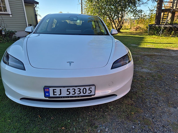 Tesla Model 3 8 of 19