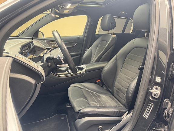 Mercedes-Benz EQC400 14 of 30